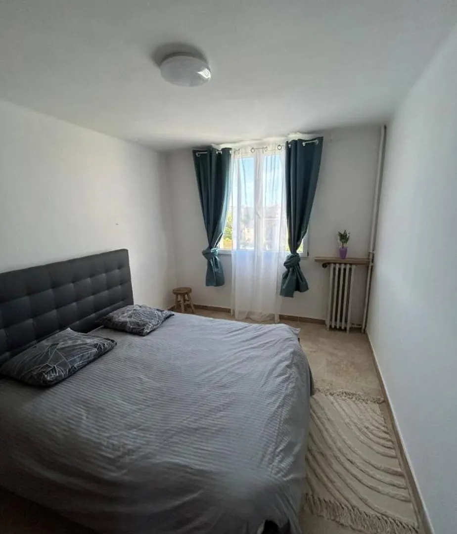 Apartment T3 5 -10 Min A Pied De La Plage Et 10 Min Aqualand Frejus France